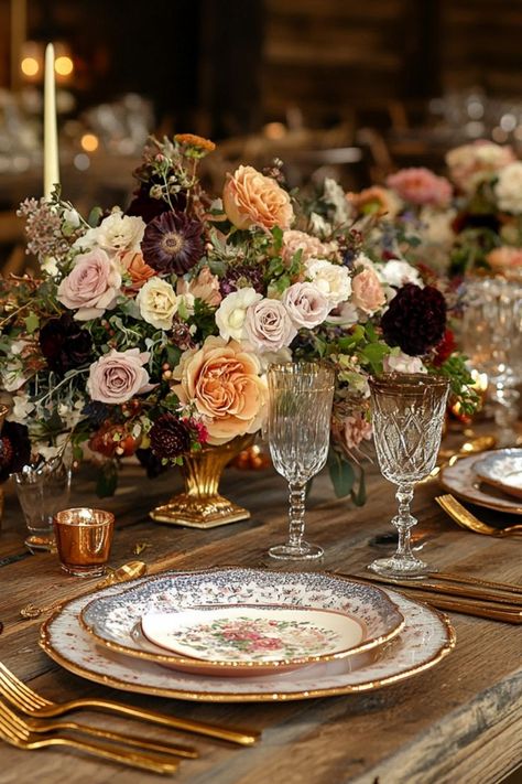 Create a charming Thanksgiving tablescape with vintage glassware and seasonal accents. #ThanksgivingDecor #VintageStyle #TablescapeIdeas Vintage Wedding Tablescape, Classic Tablescape, Antique Table Setting, Vintage Tablescape, Thanksgiving Tablescape, English Country Style, Country Style Decor, Thanksgiving Tablescapes, Antique Table