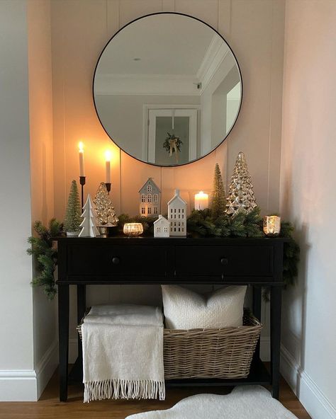 Christmas Hall Table Decor, Entry Christmas Decor Entryway, Foyer Christmas Decor, Hall Table Decor, Hallway Table Decor, Christmas Hallway, Entry Table Decor, Christmas Entryway, Minimalist Christmas Decor