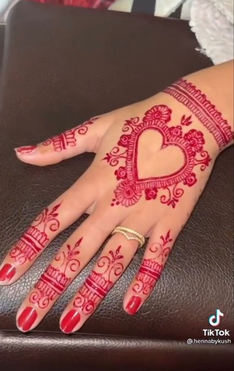 Valentines Henna Designs, Valentines Day Henna Designs, Red Henna Tattoo, Small Henna Designs, Cute Henna Designs, Cute Henna Tattoos, Henna Style Tattoos, Jagua Henna, Henna Inspo