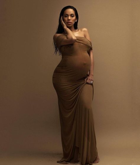 Lola Melani, Maternity Picture Outfits, Pregnancy Portraits, Maternity Studio Photoshoot, Erica Mena, Studio Maternity Photos, Cute Pregnancy Pictures, Luxury Portrait, Maternity Photography Studio