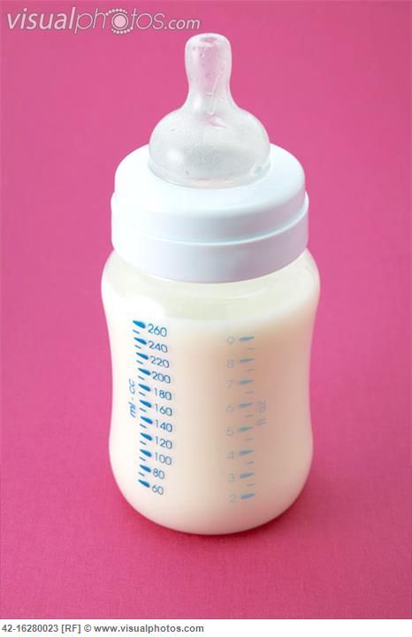 Bottles Decoration Diy, Leftover Milk, Bottles For Breastfed Babies, Best Baby Bottles, Pink Streaks, Baby Food Storage, Homemade Baby Foods, Breastfed Baby, Baby Milk