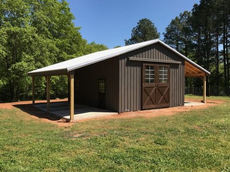 Round Bale Storage Ideas, Shed Garage Ideas, 3 Stall Horse Barn Plans, Pony Shelter, Simple Horse Barns, Metal Horse Barns, Small Pole Barn, Small Barn Plans, Small Horse Barns