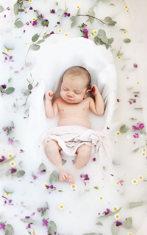 Baby milk bath shoot 3 Month Milk Bath Pictures, Breastmilk Bath Photography, Infant Milk Bath Pictures, Milkbath Photography Baby, Newborn Bath Photoshoot, Baby Tub Photoshoot, Fall Milk Bath Baby, Milk Bath Photography Baby Boy, Milk Bath Baby Photoshoot