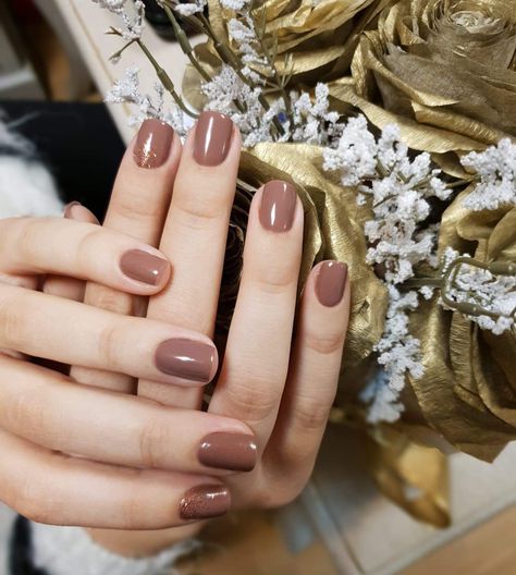 Cappuccino Nails Color, Cappuccino Nails, Nails Glitter, Nail Envy, Winter 2024, Glitter Nails, Cappuccino, Makeup Nails, Nail Inspo