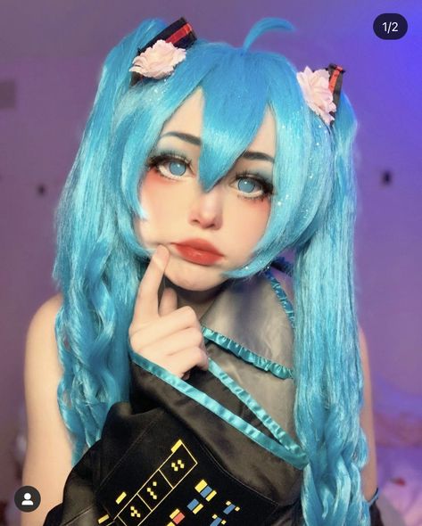 Miku Makeup, Hatsune Miku Makeup, Miku Outfits Costumes, Miku Cosplay Makeup, Hatsune Miku Cosplay Makeup, Ichigo Cosplay, Miku Wig Styling, Rolling Girl, Blue Harajuku Cosplay Costume