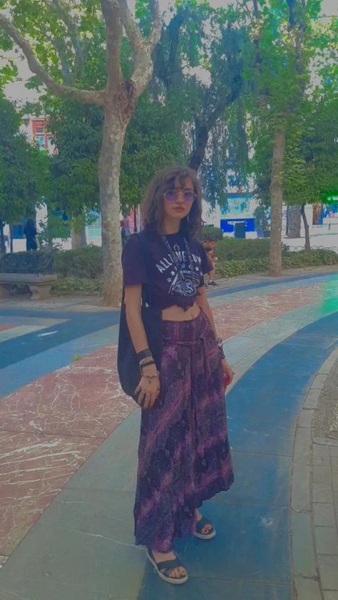 Spiritual Goth Outfits, Purple Hippie Outfit, Gothic Hippie Outfits, Witchy Hippie Aesthetic, Goth Hippie Aesthetic, Gothic Hippie Aesthetic, Hippie Goth Fashion, Hippie Goth Aesthetic, Summer Witch Outfits