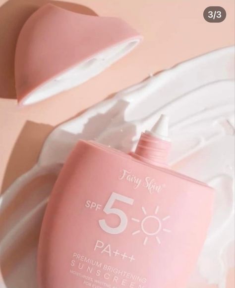 Fairy Skin Sunscreen Aesthetic, Sun Cream Aesthetic, Sunscreen Illustration, Sunscreen Aesthetic, Pink Sunscreen, Sunscreen Packaging, Moodboard Fashion, Spf Face, Cream Aesthetic