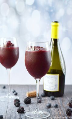 Bring on SUMMERTIME. I've even seen wine smoothies at various mountain destinations in the Southeast US, such as Rock City. We even saw a small town stand with muscadine slushies.  Wine Smoothie - the perfect summer time slushie for adults cookingwithcurls.com Wine Smoothie, Ninja Blender Recipes, Wine Slushie, Ninja Recipes, Blender Recipes, Bottle Of Wine, Healthy Smoothie, Slushies, Frappe