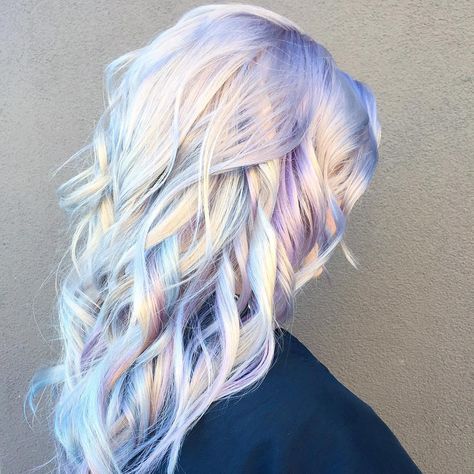 White And Blue Hair, Lavender Hair Colors, Holographic Hair, Lilac Hair, Hair Color Pastel, Lavender Hair, Beautiful Curls, Hair Remedies, Trendy Hair Color