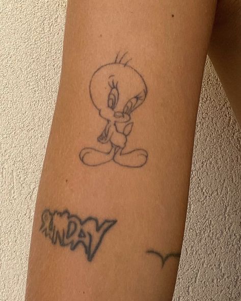 Small Tweety Bird Tattoo, Tweety Bird Tattoo, Dahlia Tattoos, Magnolia Tattoos, Anna Winck, Bird Of Paradise Tattoo, Tattoos Abstract, Dahlia Tattoo, Magnolia Tattoo