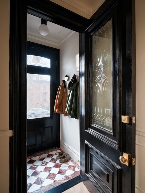 Step inside a Parisian-Inspired Brownstone in Brooklyn | Brownstone Boys Parisian Entryway, Brownstone Boys, New York Brownstone, Arch Digest, Parisian Architecture, Checkerboard Floor, Brooklyn Brownstone, Townhouse Designs, Onyx Marble