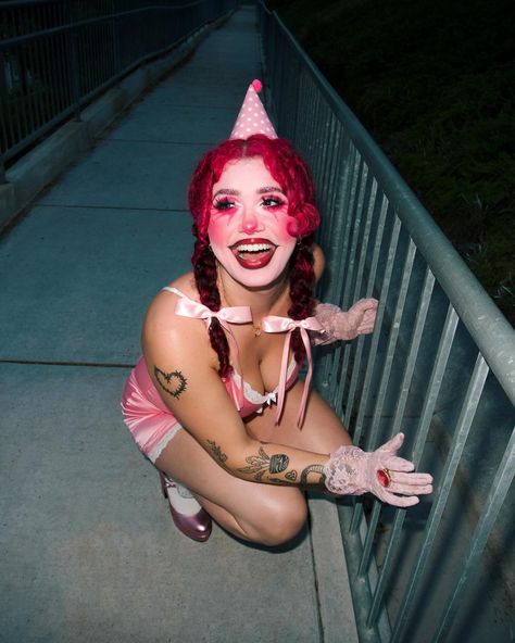 this is your sign to have a spooky clown photoshoot with your bestie🤡💖✨🎀 @shotbyanessa ATEEE this photography up & she is so so so sweet you guys, go check out her page🩷 my love my life and my grungy clown counterpart on and off screen @danielaavakian 💖🖤 #spookyphotoshoot #halloweencostumeideas #spookyclownmakeup #pinkclown spooky bestie photoshoot ideas, spooky clowns, pink clown costume, halloween bestie costume ideas, halloween photoshoot Halloween Costume Photoshoot Ideas, Spooky Clown Photoshoot, Pink Clown Costume, Bestie Costume Ideas, Bestie Photoshoot Ideas, Clown Photoshoot, Clown Costume Halloween, Spooky Clown, Pink Clown