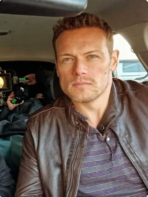 Sam Heughan Selfie, Sam Heughan Movies, Outlander Season 7, Sam Hall, The Couple Next Door, Outlander Books, James Alexander, Mens Haircuts, Outlander Jamie