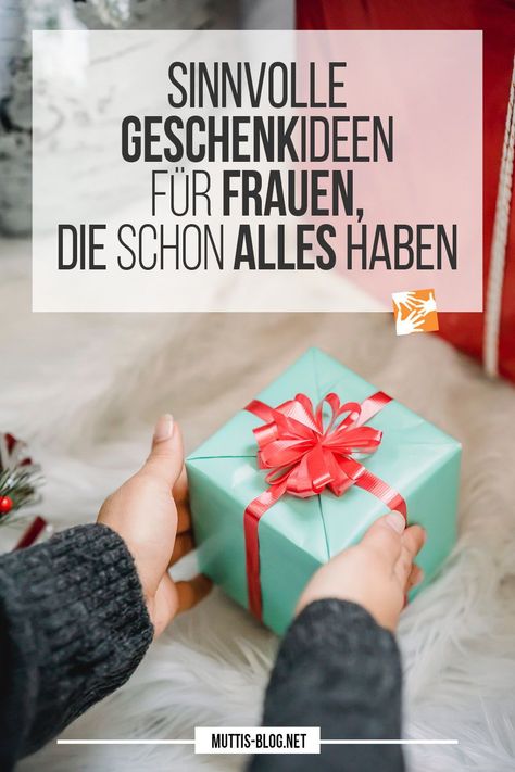 Ein Geschenk für eine Frau gesucht? Für Mama? Für die Schwester? Die beste Freundin? Und dabei hat die Frau doch schon alles, was sie braucht!?! Aber eine kleine Aufmerksamkeit soll es dennoch sein? Wir haben da ein paar Ideen! Selbstgemachte und Nachhaltige Geschenkideen für Frauen, die schon alles haben. Quick Snacks, Street Style Chic, Homemade Gifts, Advent, Gifts, Quick Saves