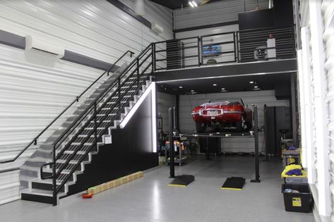 Garage With Lift, Car Lifts For Garage, Car Lift, Garage Car Lift, Man Garage, Garage Design Interior, Luxury Garage, Car Workshop, Garage Loft