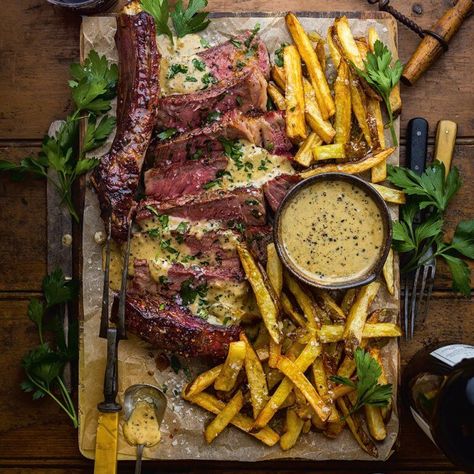 Steak Frites With Whisky-Peppercorn Sauce Recipe | Elle Gourmet Steak Dinner Ideas Fancy, French Steak Frites Recipe, Whisky Peppercorn Sauce, Whiskey Steak Sauce, Steak And Frites Paris, Fancy Beef Recipes, Steak Frites Sauce, French Steak Recipe, Whiskey Peppercorn Sauce For Steak