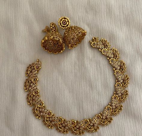 Kitty Set Gold Jewellery Design, Kitty Set Gold, Choker Necklace Designs Gold Indian, Necklace Designs Gold Indian, Latest Gold Necklace Designs, Necklace Designs Gold, Latest Gold Necklace, Faiza Saqlain, Indian Gold Necklace Designs