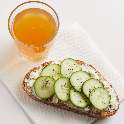 Cucumber Sandwich Open Faced Sandwich Recipes, Cucumber Sandwiches Recipes, Cucumber Sandwich, Easy Breakfast Brunch, Healthy Fiber, Veggie Chips, Lunch Appetizers, Dessert Smoothie, Cucumber Sandwiches