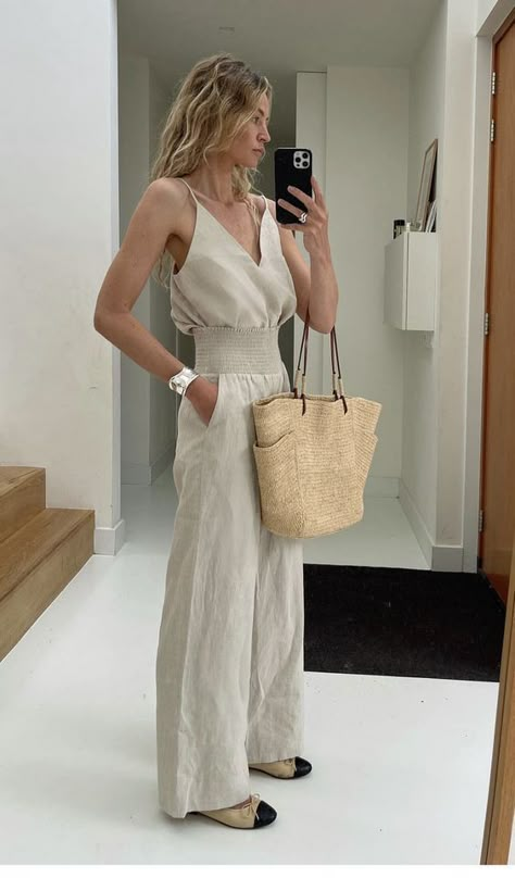 Classy casual summer holidays outfit. #beigejumpsuit #holidaysoutfit #selfie #mirrorselfie #mirror #homedecor #chanel #chanelshoes #chanelballet #beigebag #summerbag #blonde #balayage #summerhair #beigeaesthetic #chic #elegant #beige #ootd #wiwt #beigeoutfit #monochromatic #summer #summeroutfit #style #fashion #luxury #photo #pinterest #elegantoutfit #cleangirl #oldmoney #aesthetic Beige Linen Pants, Women's Summer Outfits, Modest Feminine, Linen Pants Outfit, Linen Outfit, Light Knit Sweater, Feminine Shoes, European Summer Outfits, Summer Stuff