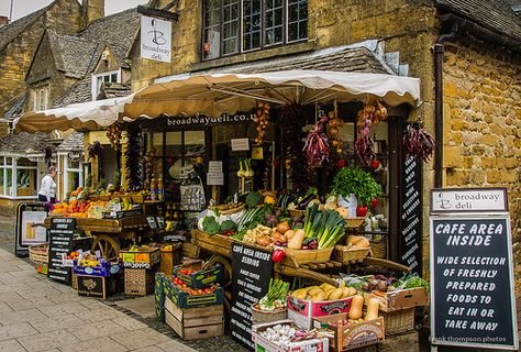 Marketplace Aesthetic, Fruit Stall, Imagenes Aesthetic, Farmer Market, Cafe Area, Travel England, European Market, Cottage Farm, Fruit Shop