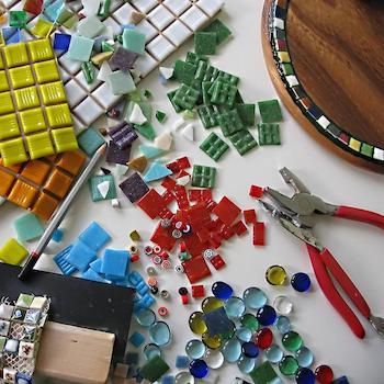 Mosaic Art Supplies, Mosaic Tiles Crafts, Mosaic Art Diy, Mosaic Garden Art, Mosaic Art Projects, Mosaic Madness, Mosaic Stained, Mosaic Tile Art, Mosaic Murals