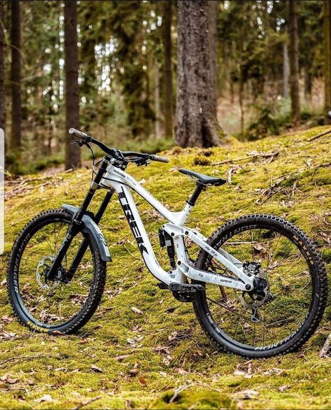 Trek Mtb, Exercise Bike Accessories, Trek Mountain Bike, Small Vehicles, Trek Madone, Mountain Bikes For Sale, Jordan Bulls, Full Suspension Mountain Bike, Motorcross Bike