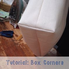 Cushion Tutorial, Sewing Cushions, Techniques Couture, Sewing Pillows, How To Make Box, Craft Stuff, Sewing Box, Sewing Projects For Beginners, How To Make Pillows