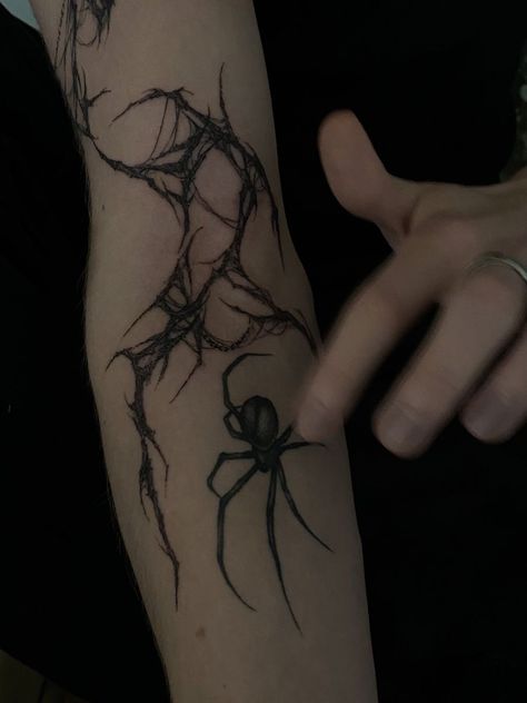 Tattoo Spider, Maching Tattoos, Spider Web Tattoo, Simple Tattoos For Guys, Grunge Tattoo, Goth Tattoo, Web Tattoo, Flower Wrist Tattoos, Sharpie Tattoos