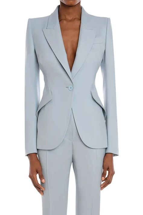 Alexander Mcqueen Women Suit, Alexander Mcqueen Blazer Women, Lady Suit Design, Suit Jacket Outfits For Women, Alexander Mcqueen Suit, Alexander Mcqueen Blazer, Ladies Suit Design, Single Breasted Suit, Oversized Blazers