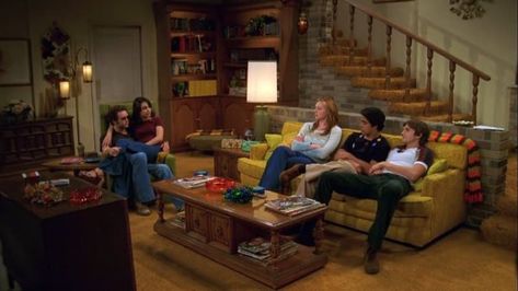 That 70s Show interior set Production Set Design, Friends Living Room, 70s Show, That 70s Show Bedroom, That 70s Show House, That 70s Show Room, That 70s Show Basement, 70s Talk Show Set, 70s Rooms