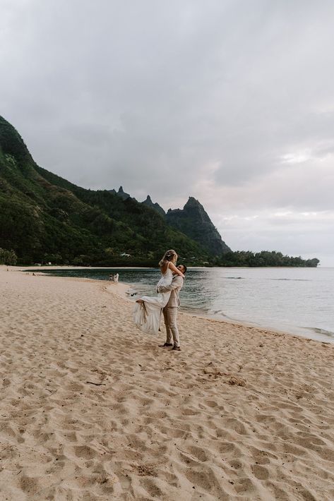 Kauai Elopement Photography, Kauai Beach Wedding, Small Beach Elopement, Hawaii Beach Elopement, Eloping In Hawaii, Hawaii Wedding Photos, Hawaii Wedding Aesthetic, Hawaii Elopement Photography, Hawaii Vow Renewal