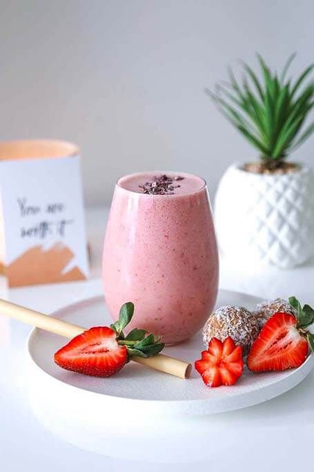 Product Styling Photography, Lifestyle Photography Food, Protein Shake Drinks, Recovery Smoothie, Food Photography Tutorial, Food Photoshoot, Nutritious Smoothies, Styling Photography, Product Styling