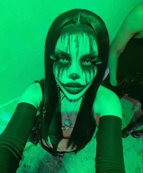 Creepy Clown Makeup, Female Clown, Cute Halloween Makeup, Punk Makeup, Zombie Walk, Alt Makeup, Halloween Makeup Inspiration, Alternative Makeup, Ethereal Makeup