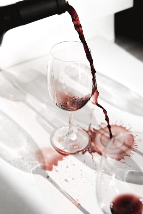 Red Wine Benefits, Red Wine Stains, Spilled Wine, Wine Photography, Wine Stains, Wine Down, Wine Time, Wine And Dine, Photographing Food