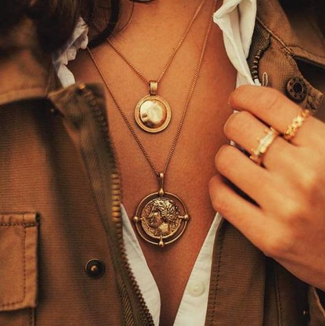 teel  Gold Emblem Pendant Necklace low hanging. 2 chains. FREE SHIPPING IN STATES! ( Please allow 2-3 weeks delivery) 30 day returns Guru Outfits, Layering Ideas, Vintage Chain Necklace, Layered Coin Necklace, Double Layer Necklace, Star Necklace Gold, Bohemian Vibes, Gold Coin Necklace, Stacked Necklaces