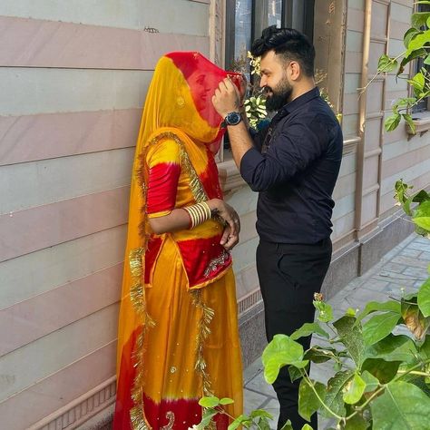 Rajasthani Couple Photography, Rajputi Couple, Tashan E Ishq, Best Indian Wedding Dresses, Pre Wedding Photoshoot Props, Indian Wedding Poses, Rajputi Dress, Instagram Couples, Bridal Photography Poses