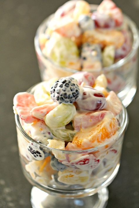 Fruit Salad With Greek Yogurt, Brunch Fruit Salad, Yogurt Fruit Salad, Fruit Salad With Yogurt, Fruit Salad Recipe, Fruit Salad Easy, Six Sisters Stuff, Greek Yogurt Recipes, Jello Salad