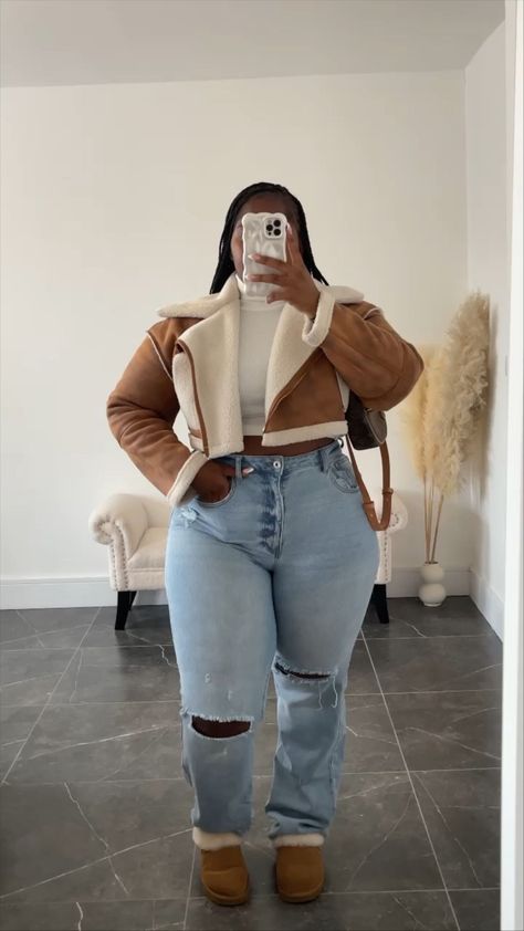 November Style Outfits, Ugg Looks, Styling Uggs, Curvy Winter Outfits, Styling Sweaters, November Mood, Plus Size Baddie Outfits, Plus Size Winter Outfits, Couple Fits