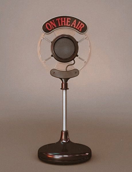 Unique Microphone, 1920s Radio Host, Radio Microphone, 1920s Radio, 1920s Microphone, 1920s Technology, Microphone Reference, Retro Microphone, Vintage Radio Aesthetic