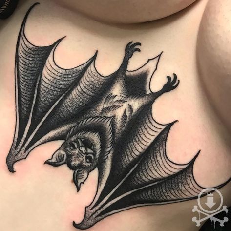 Gotik Tattoo, Bats Tattoo Design, Underboob Tattoo, Bat Tattoo, Theme Tattoo, Geniale Tattoos, Gothic Tattoo, Stomach Tattoos, Sternum Tattoo