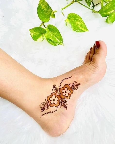 Short Mehndi Design, Mehandhi Designs, Simple Mehendi Designs, Simple Arabic Mehndi Designs, Pretty Henna, Floral Henna Designs, Foot Henna, Tato Henna, Legs Mehndi Design