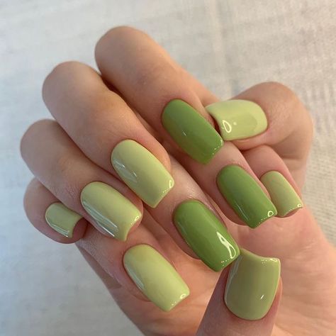 green nails acrylics at home how to gel nails cottagecore aesthetic Matcha Nail, Stars Nails, Color Acrylic, Green Nail, Her Nails, Minimalist Nails, Fire Nails, Dream Nails, Funky Nails