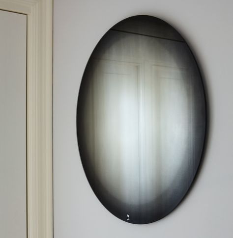 Fading mirror in black. 'fading mirror' consists of a printed gradient placed between the glass and the silver reflective layer. the black and white fades   create a frame for the reflected images. Round Mirror Ideas, Reflection Mirror, Living Room Art Prints, Yangzhou, Unique Mirrors, Contemporary Mirror, Sculptural Object, Soft Focus, Round Mirror