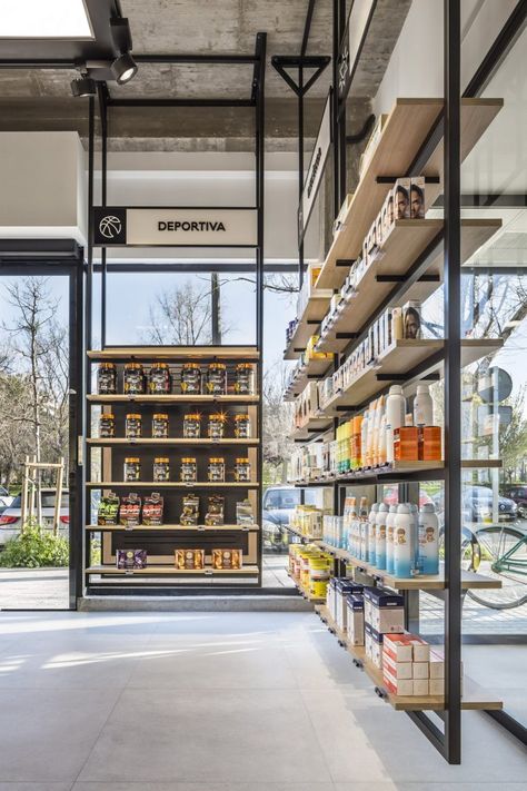 » UNE Farmacia Supermarket Design Interior, Pharmacy Decor, Store Shelves Design, Pharmacy Store, Grocery Store Design, Supermarket Design, Pharmacy Design, Store Interiors, Retail Store Design