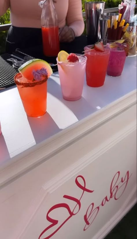 Cute Bar Drinks, Cocktail Food Truck, Bar Tip Jar Ideas, Make Your Own Drink Station, Drink Shop Design, Drink Trailer Ideas, Drink Bar Ideas Home, Cocktail Station Party, Drinks To Sell