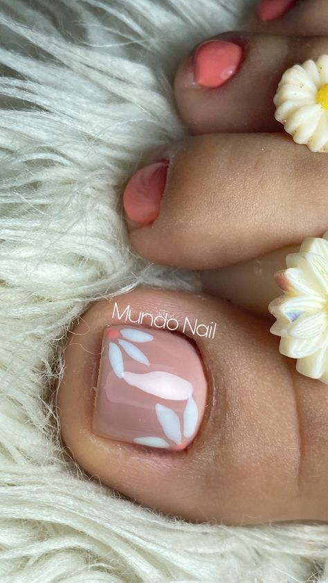 Gel Nails For Leg, Leg Nail Art Design Simple, French Nails Feet Design, Leg Nails Design Summer, Leg Nails Ideas, Legs Nails Design, Pink Pedicure Ideas Toenails, Pedicure Coral, Ideas De Pedicure