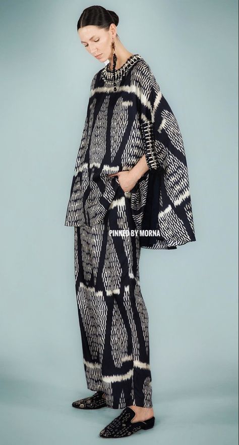 Biyan Wanaatmadja : Indonesia Biyan Wanaatmadja, African Fashion Designers, Effortlessly Chic Outfits, Advanced Style, Pants Outfits, Folk Fashion, Fashion Illustrations, Kimono Fashion, Mom Style