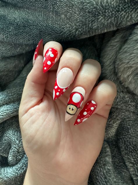 Super mushroom Red Mushroom Nails, Mushroom Nails Designs, Nail Designs With Mushrooms, Mario Nail Designs, Mario Nails Art, Super Mario Nails, Nail Designs Alien, Acrylic Nails Mushroom Designs, Short Nail Mushroom Designs