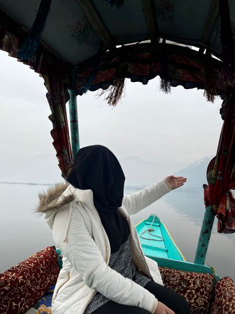 Kashmiri Girls Snaps, Biker Girl Style, Best Fb Profile Pic, Illusion Photos, Creative Snaps For Snapchat, Cafe Pictures, Hijab Dp, Travel Picture Ideas, Instagram Profile Picture Ideas