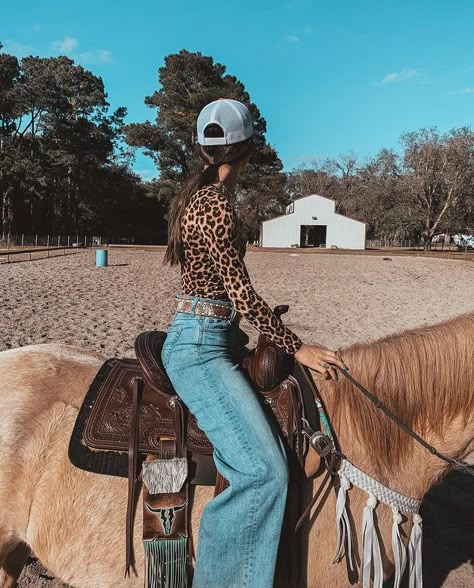 Barrel Race, Western Fits, Southern Outfits, Country Style Outfits, Rodeo Life, Western Wear Outfits, Cute Country Outfits, Country Girls Outfits, Western Style Outfits